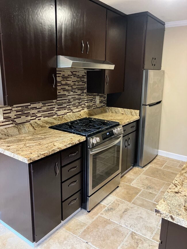 Building Photo - 1105 N Milpas St Rental