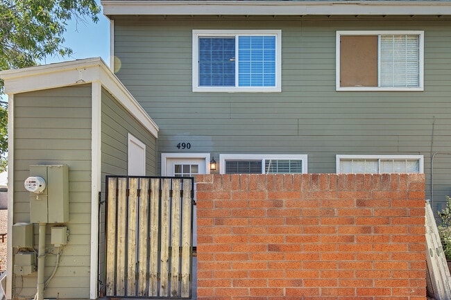 Photo - 2301 E University Dr