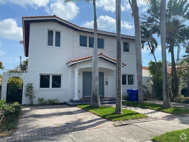 Building Photo - 527 SW 20th Rd Rental