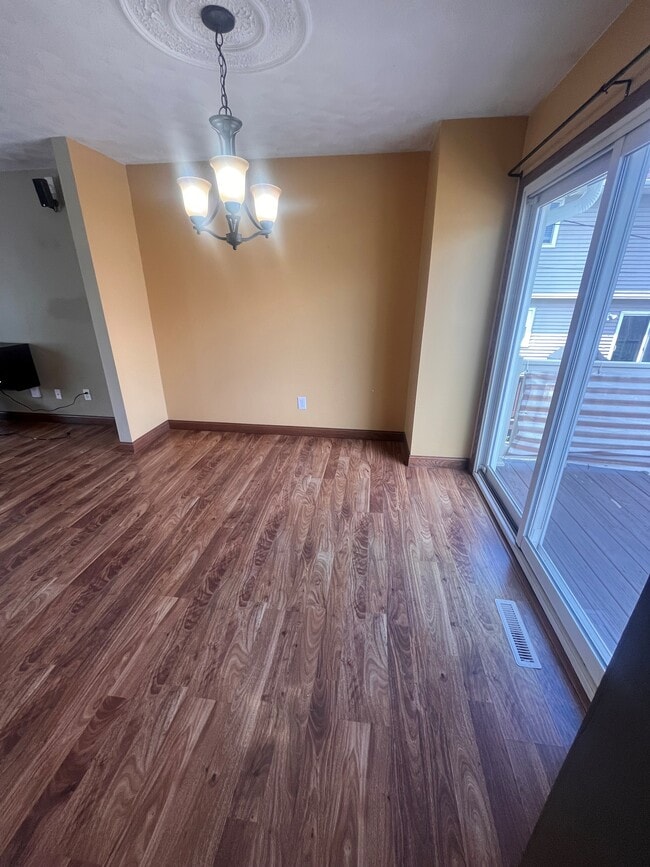 Photo - 3751 Tam O Shanter Dr N