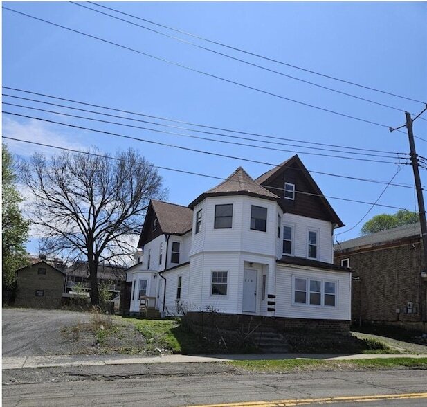 Building Photo - 120 Henry St Unit 1R