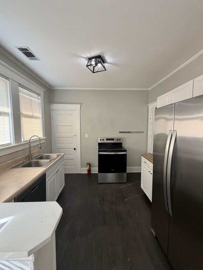 201 E 49th St Unidad 201 E 49th st upper