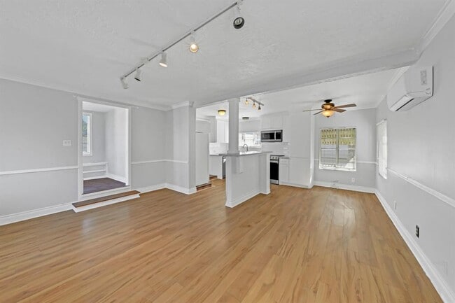 Photo - 1112 Cortlandt St Casa