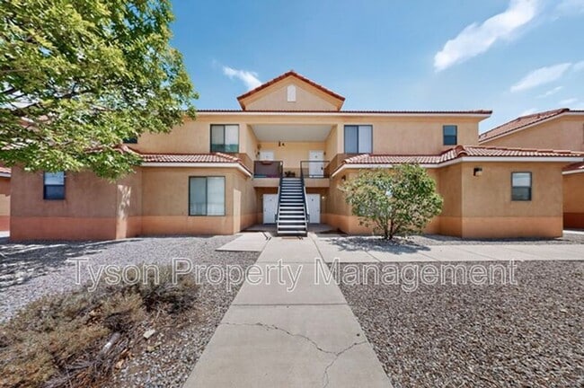 Building Photo - 4209 Ridgeway Ct Unit D