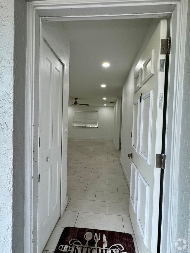 Building Photo - 17255 SW 95th Ave Unit J226 Rental