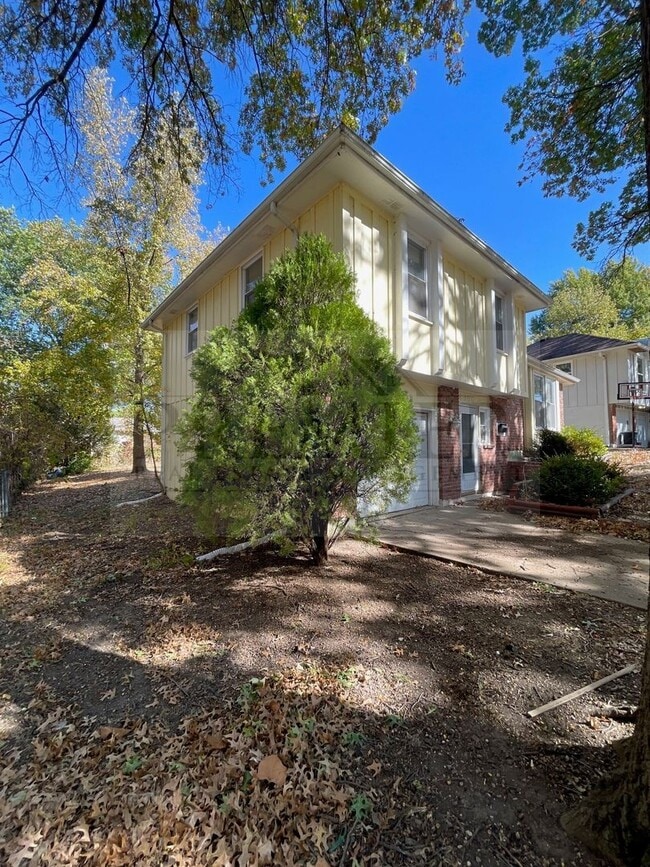 Photo - 8300 E 104 Terrace