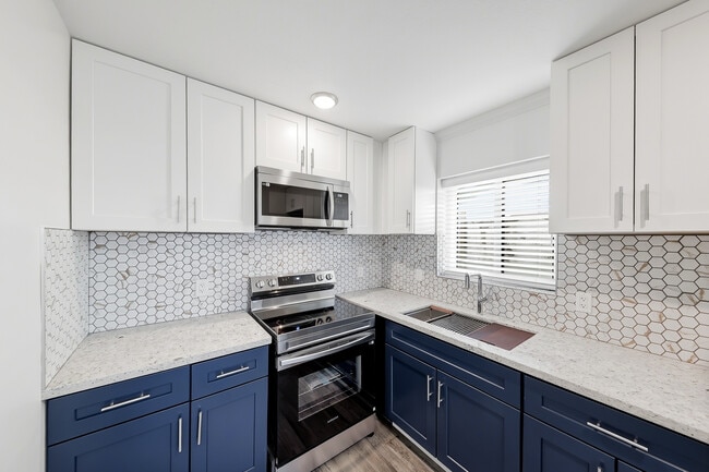 Photo - 330 S 11th St