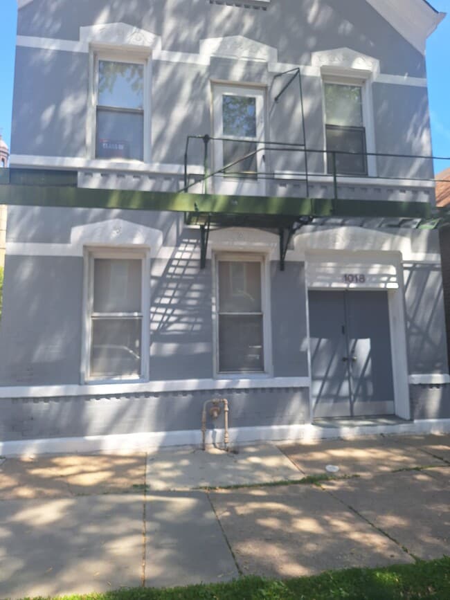 Photo - 1018 W 32nd Pl