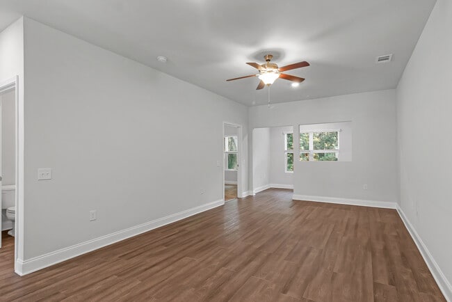 Hickory Grove Apartments