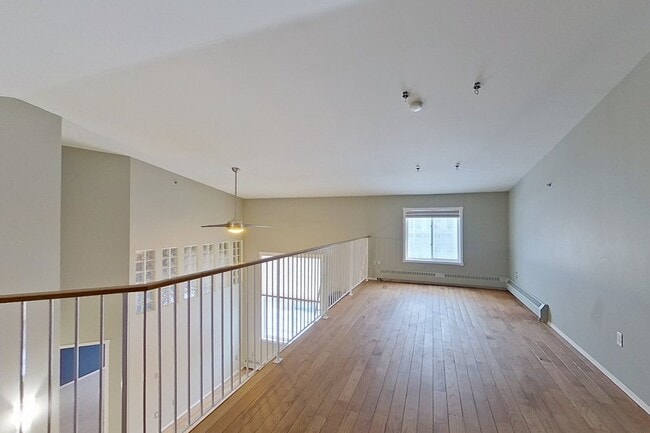 Photo - 10331-106 106 St