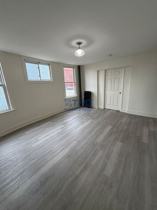 Photo - 130 Milford Ave Unidad 1