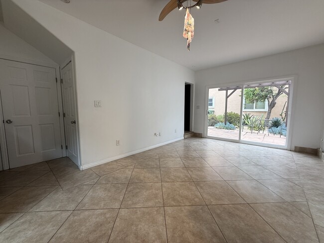 Photo - 748 1/2 N La Jolla Ave-748) Unit 748)