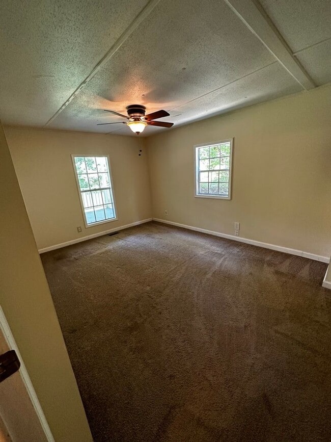 Photo - 4 Bedrooms, 2 Bathrooms - Home in Cartersville!