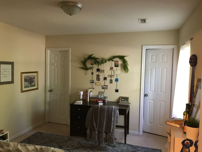 Photo - 445 McCauley St Unidad 445-100