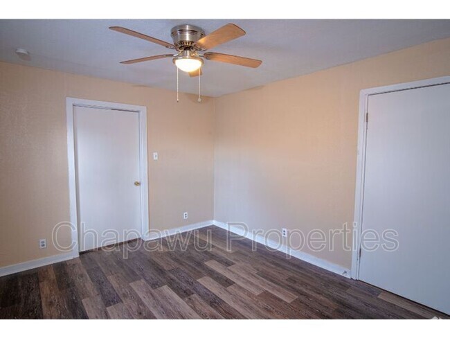 Building Photo - 4109 S Presa St Rental