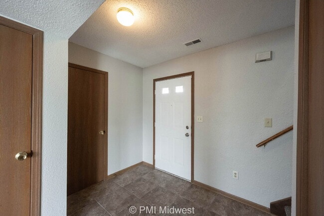 Photo - "Charming 3-Bedroom Haven with 2.5 Baths in Indianapolis – Your Perfect Retreat on Liverpool Way!"