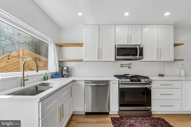 Photo - 2565 Tulip St