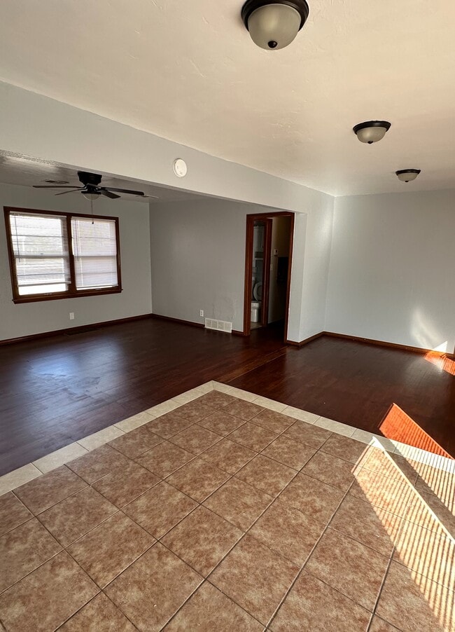 Building Photo - 2638 SW 60th St