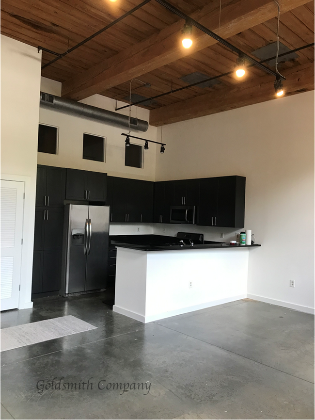 Photo - Spacious 1-Bed Condo in Downtown Greenville" Unidad 104