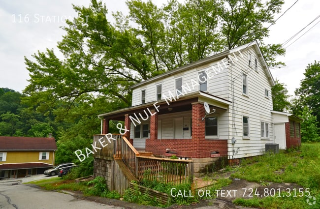 Building Photo - 116 Station St Rental