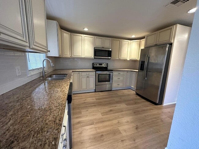 Photo - 340 Walton Blvd