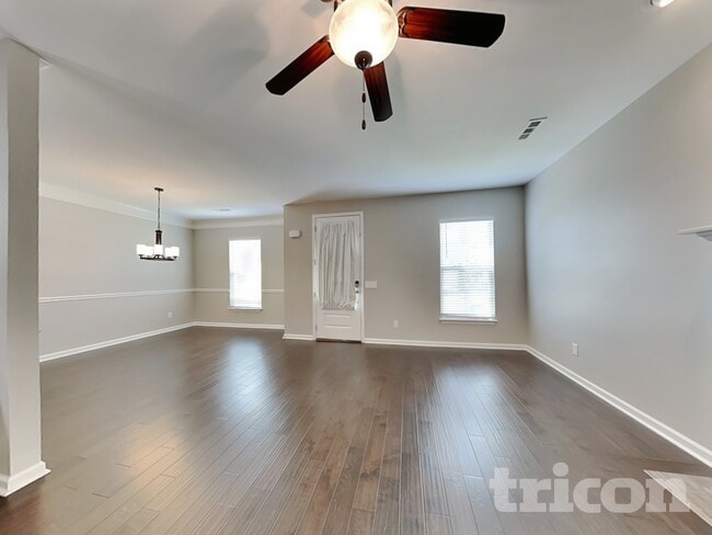 1050 Paddock Park Cir