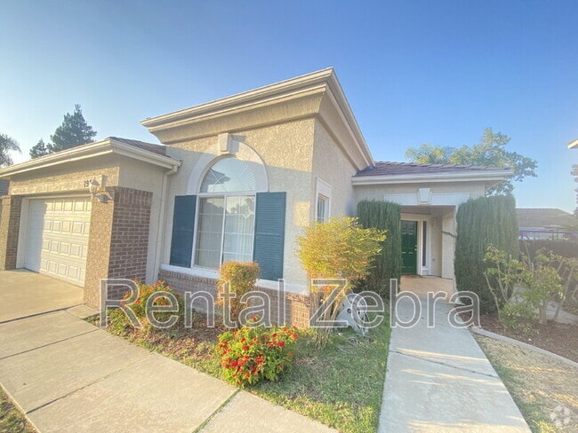 Building Photo - 1923 Pinehurst Dr Rental