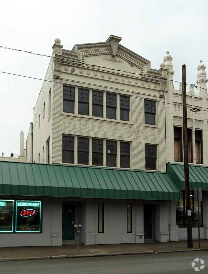 Main Building View - 522-528 Braddock Ave Apartments