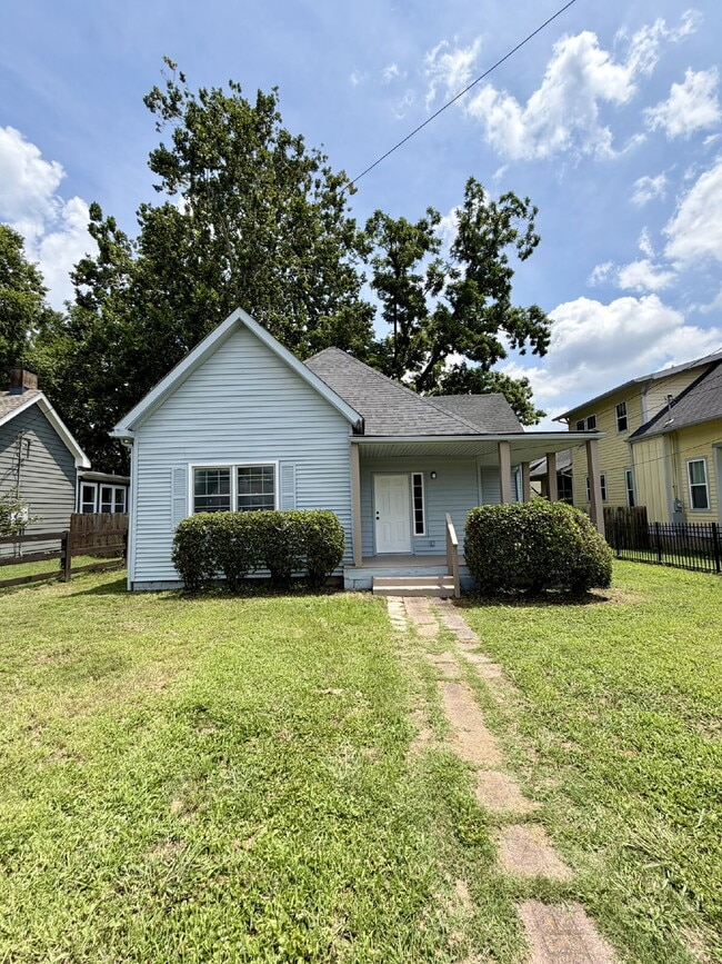 Building Photo - Newly Remodeled 2BR/2BA East Nashville Home with Covered Front Porch, Huge Deck and Spacious Back...