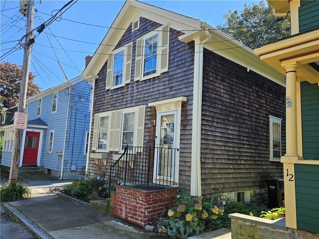 Building Photo - 10 Cherry St