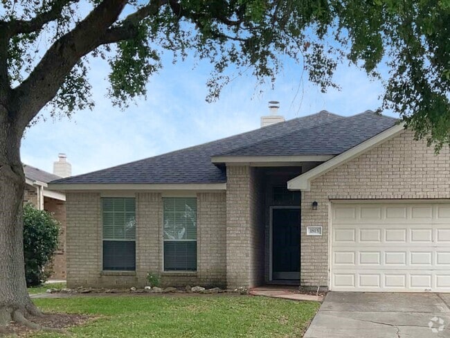 Building Photo - 1815 Sherwood Forest Cir Rental