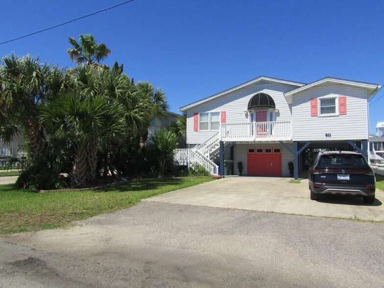 311 36th Ave N