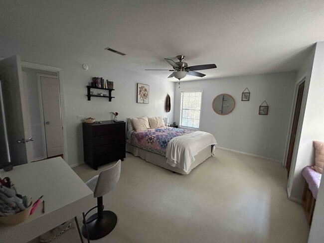 304 E Silver Oak Dr