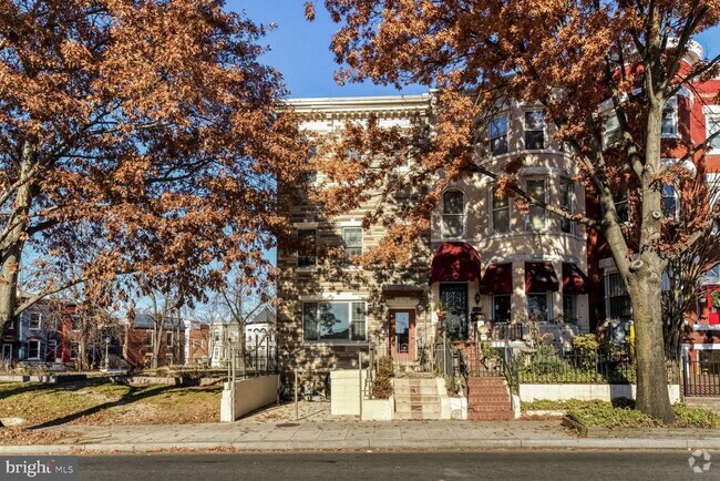 Building Photo - 125 New York Ave NE Unit A Rental