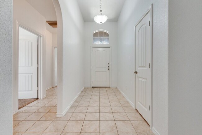 Attractive 4-Bedroom Home in Villages of Eagle Mountain!
