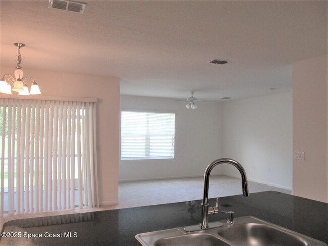 Photo - 2002 Elkins Point Dr