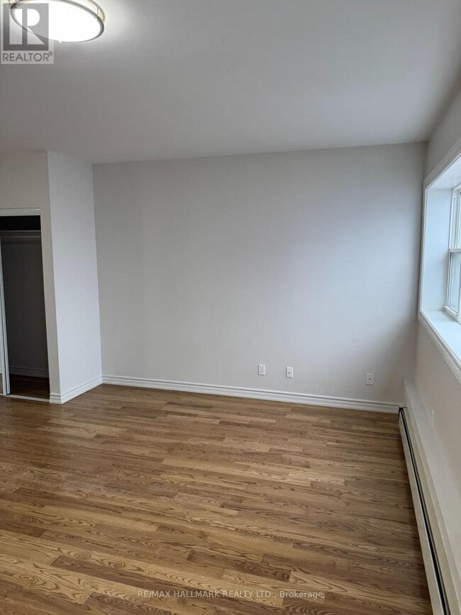 Photo - 2831 Kingston Rd