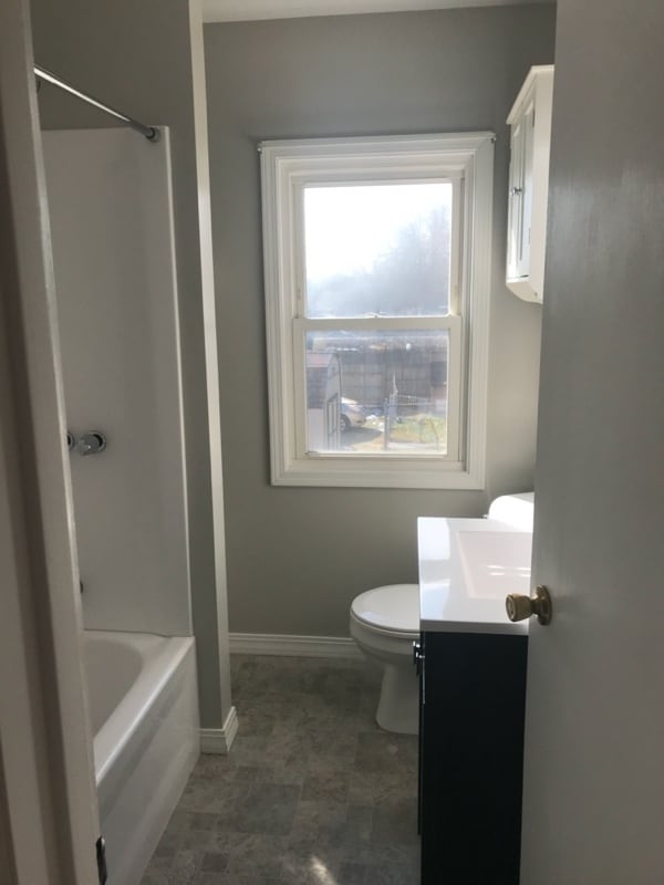 Photo - 119 W Oakdale Dr