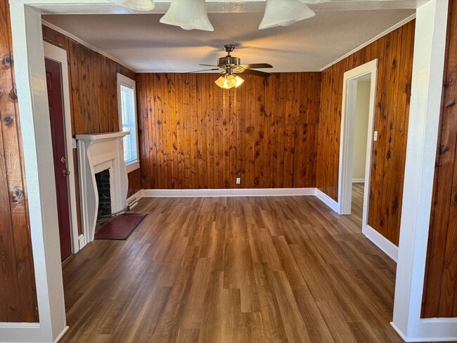 Photo - 1401 Sidney Ave