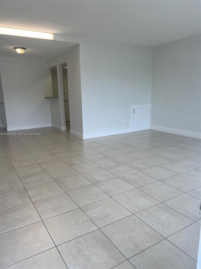 Photo - 16801 NE 14th Ave Unit 310