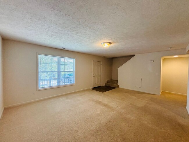 Photo - 65 Station Ln NE