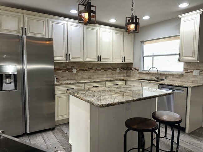 Photo - COUNTRY PLACE POOL HOME ON CUL-DE-SAC LOT