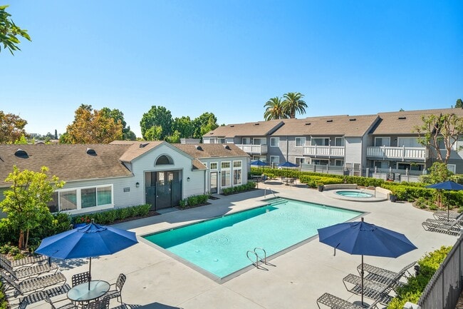 Hampton Pointe