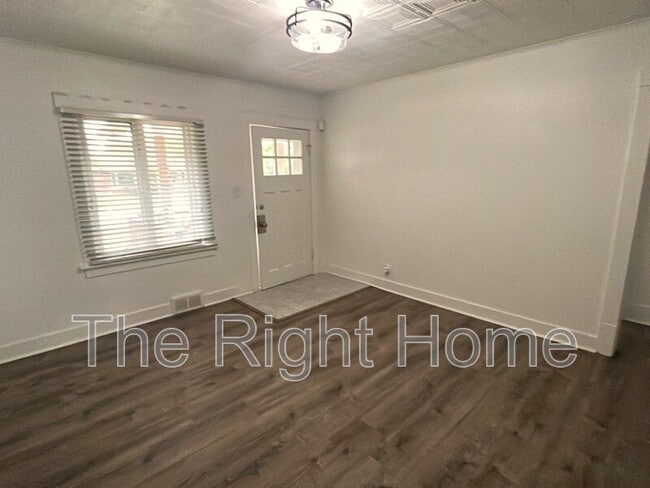 Photo - 8334 Izard St