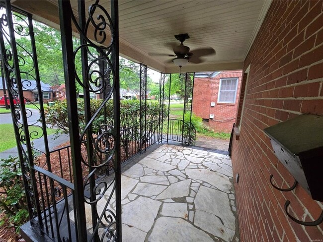 Photo - 555 Morningview Dr