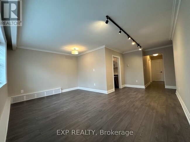 Photo - 27 Paisley Blvd E Unit 2