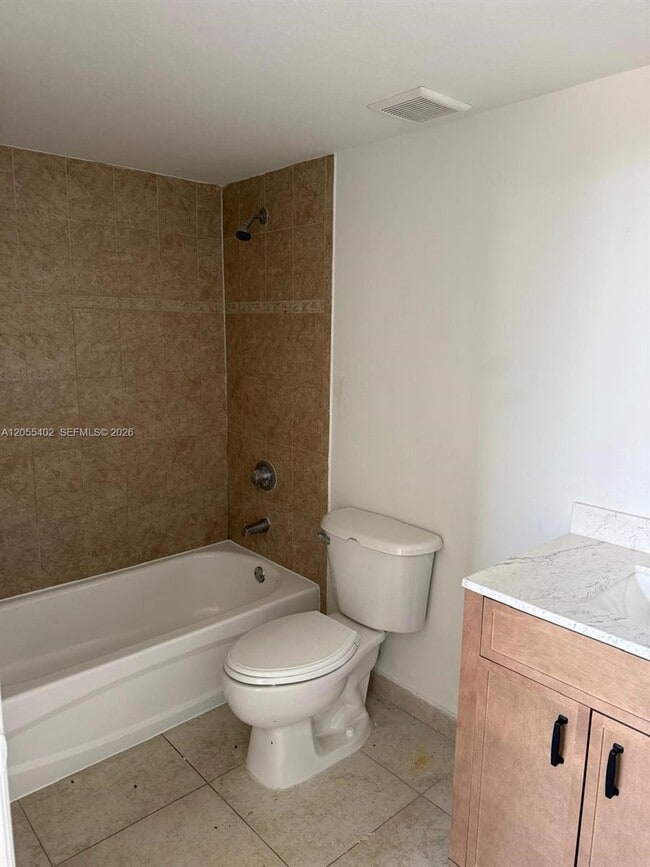 Photo - 2647 NW 25th Ave Unit 304