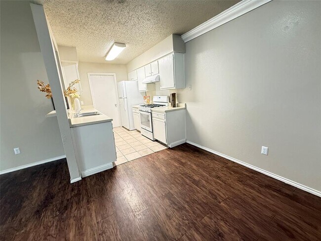Photo - 2024 Redwing Way