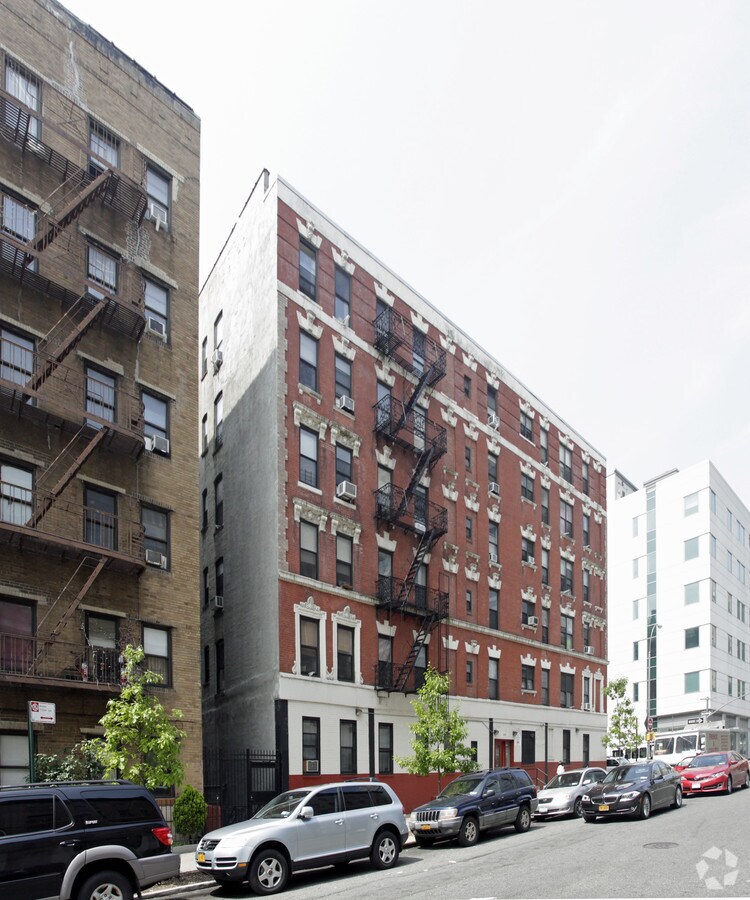 Mckenna Square Houses - McKenna Square Houses