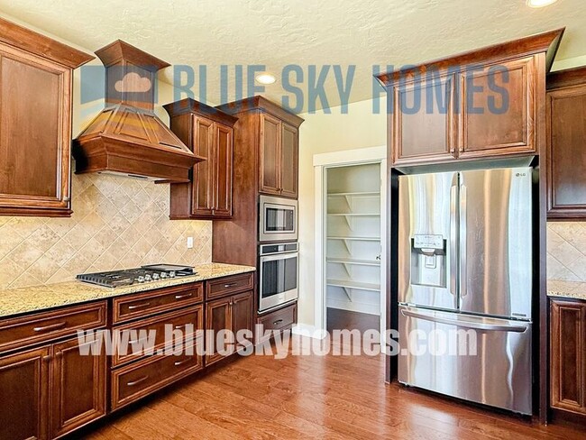 1405 W Elias Dr